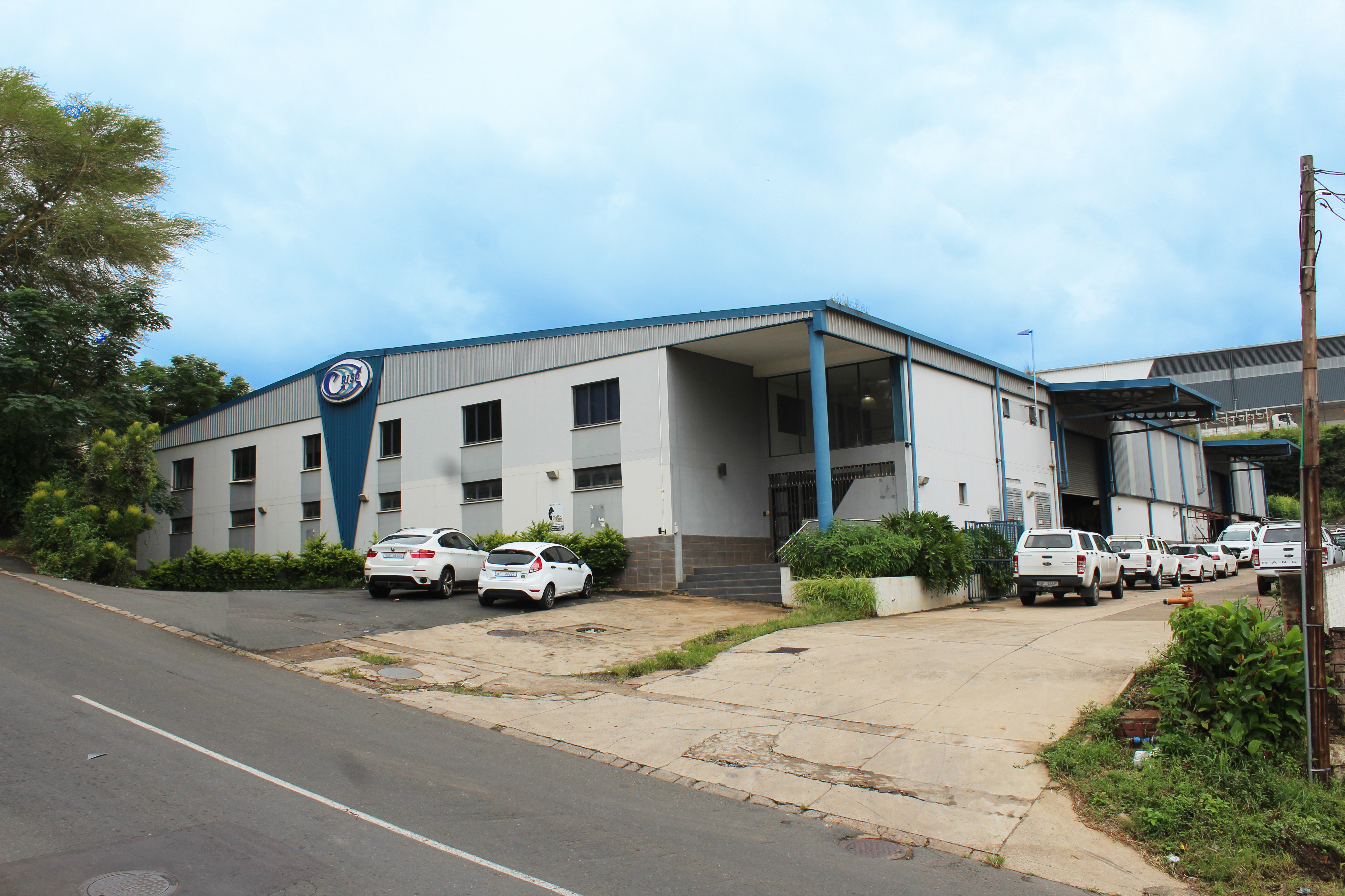 Large Double-volume Warehouse Space on Auction