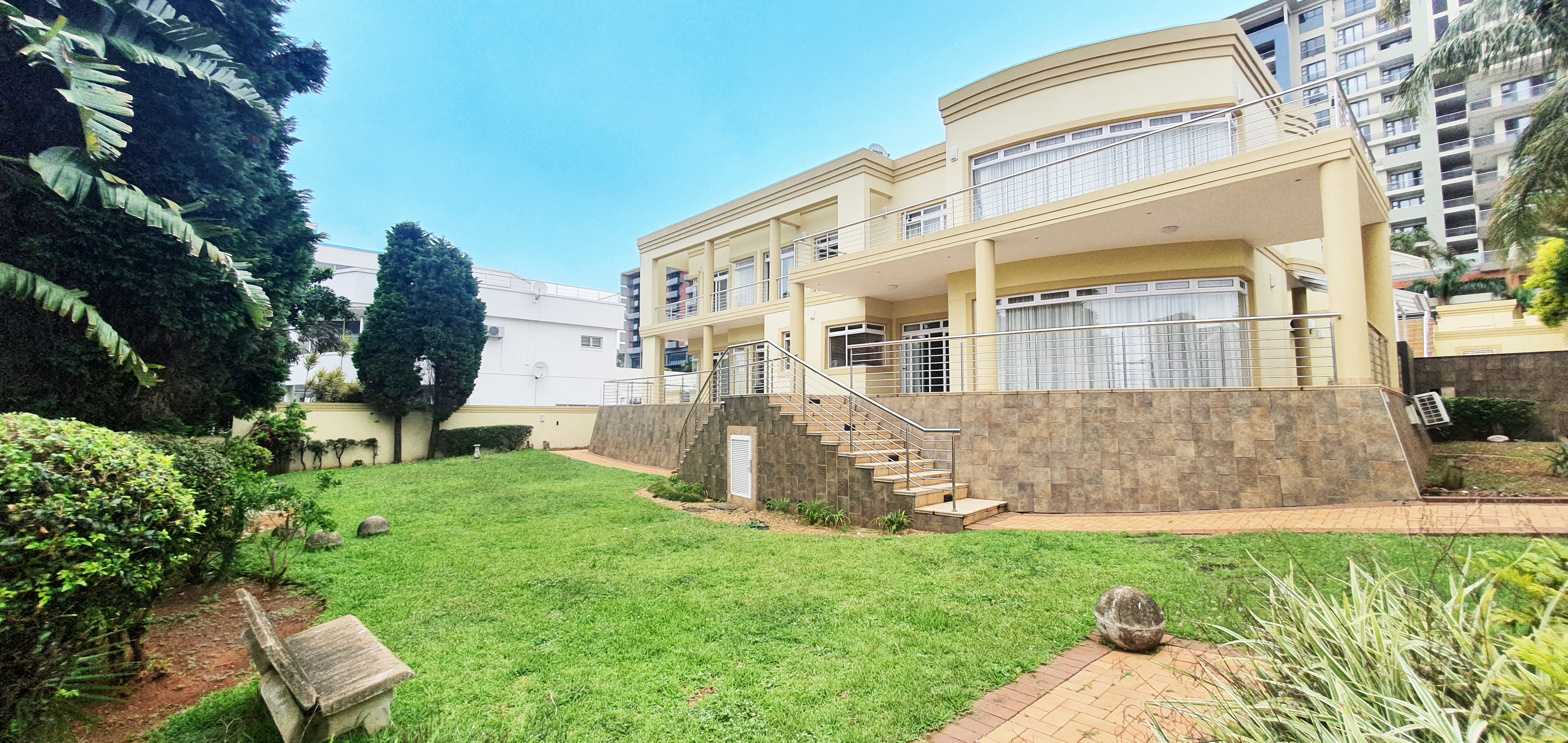 7 Bedroom Executive Mansion In Umhlanga Rocks
