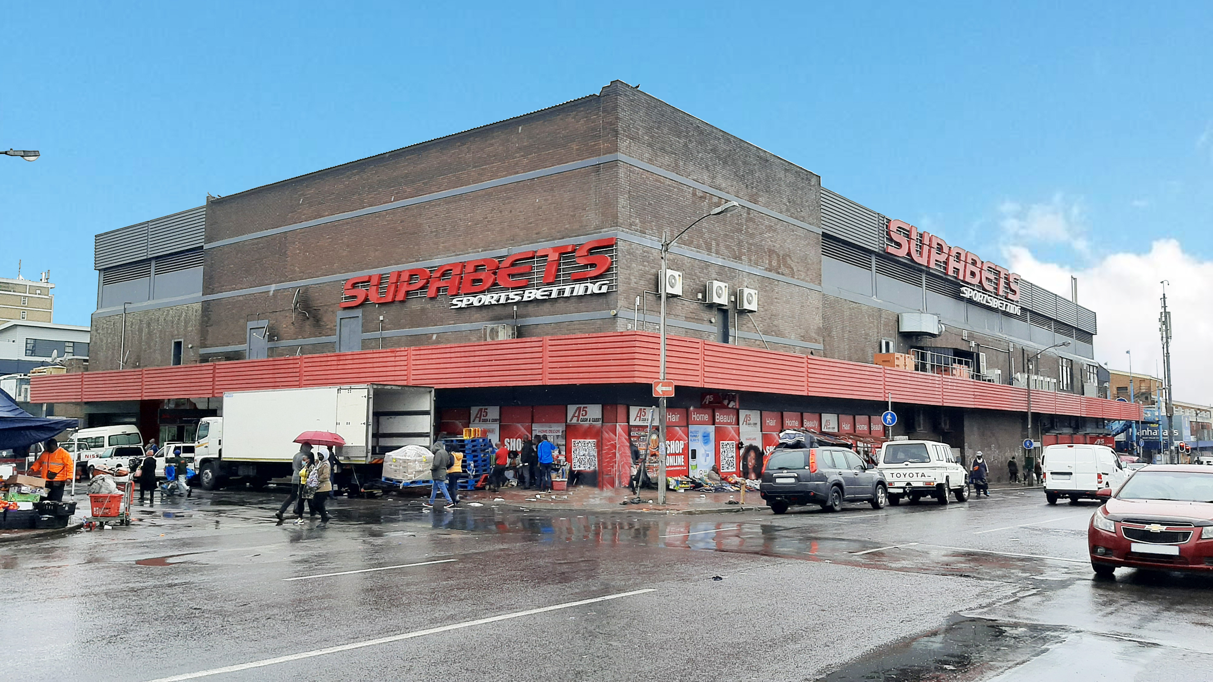 Shopping Centre With Anchor Tenants